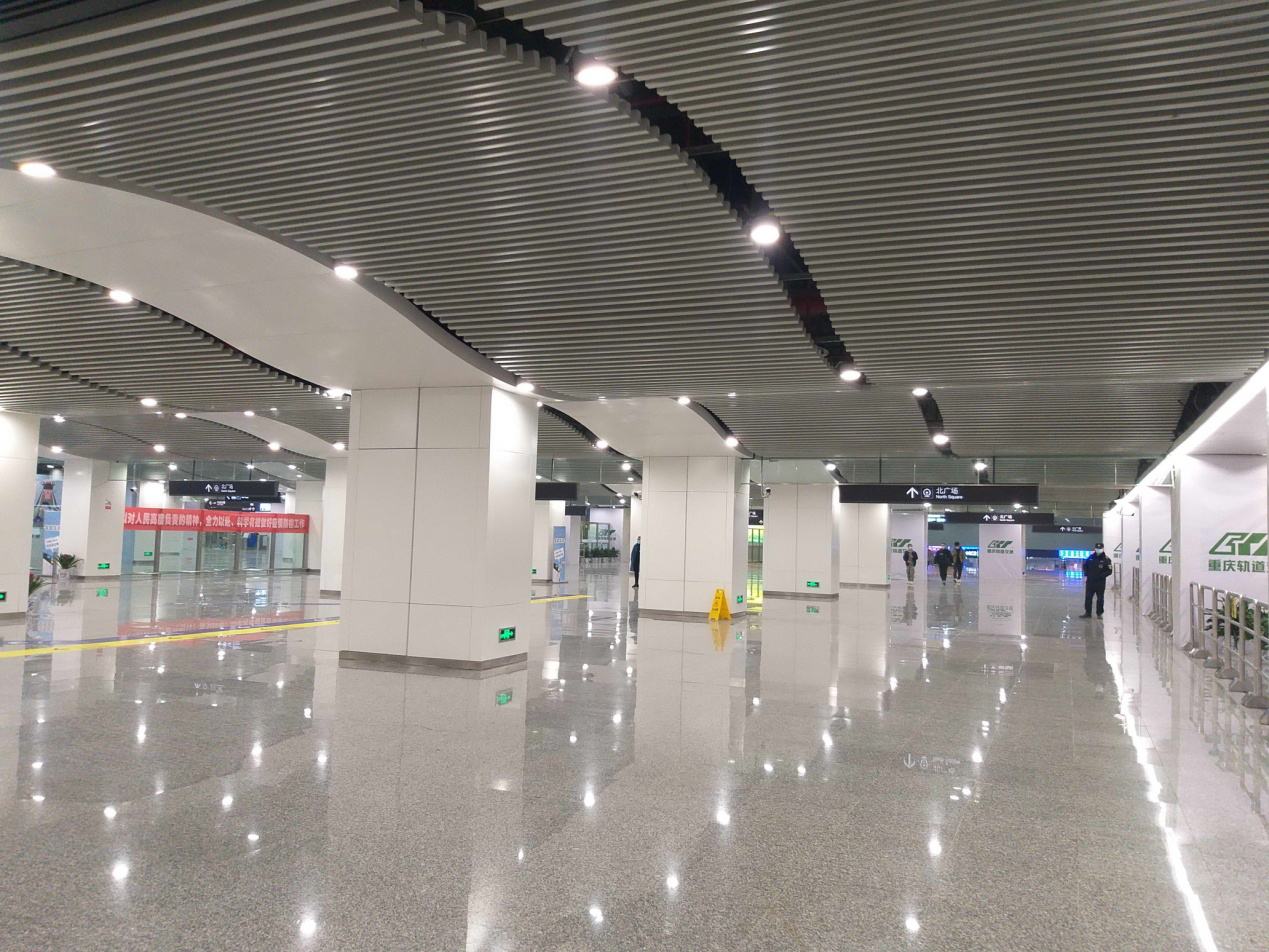 这是欧斯宝集成吊顶重庆北站南广场工程案例效果图2